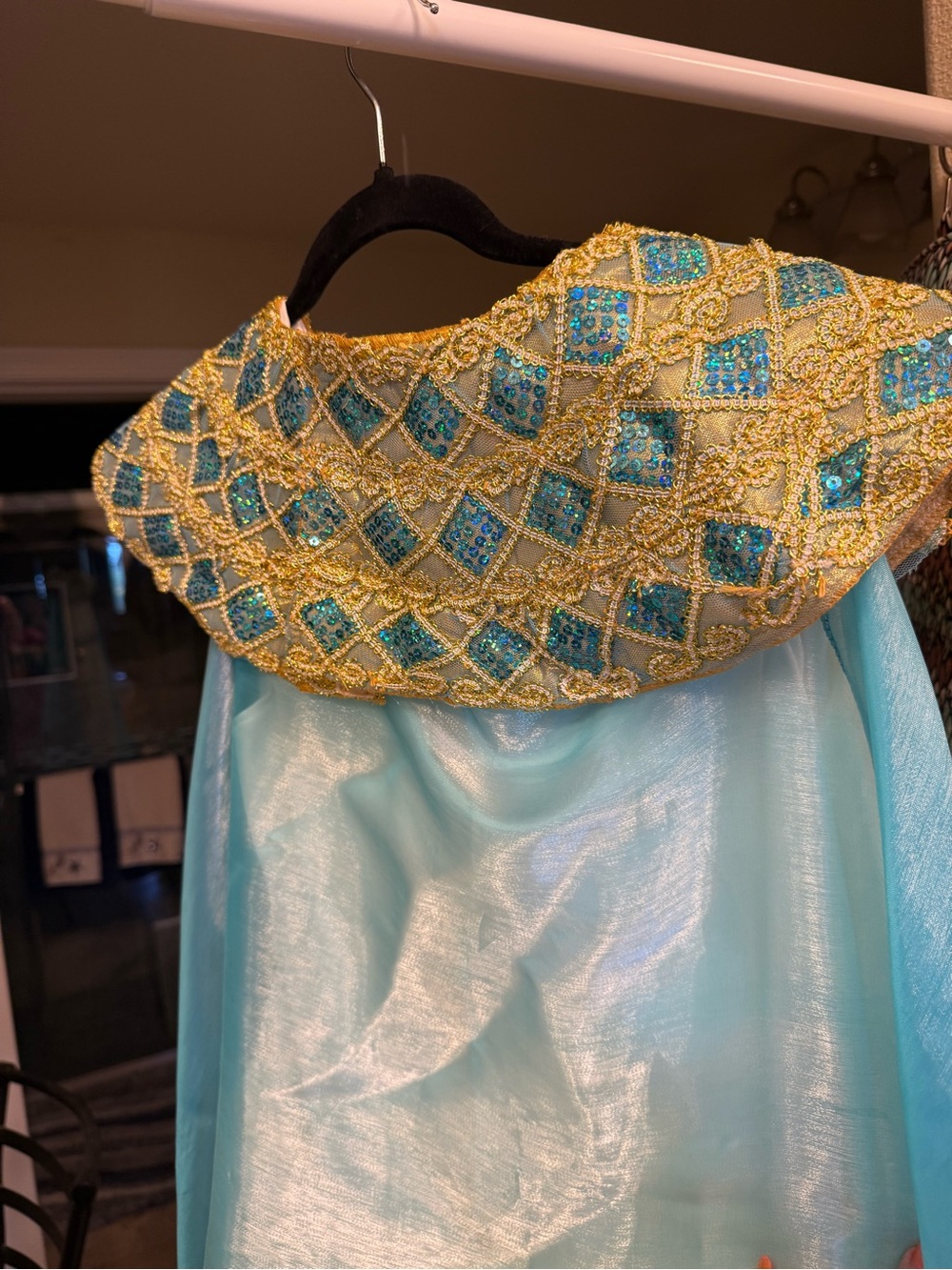 Egyptian Goddess Costume, Adult, XL. White with gold and blue trim. - Picture 9 of 13